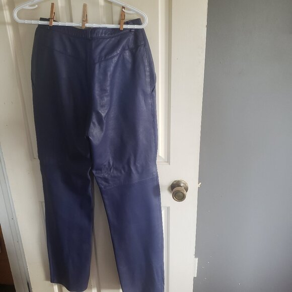 Jean Laine by Bainton Ltd. Woman's purple lined leather pants. Size 12 - Picture 2 of 3